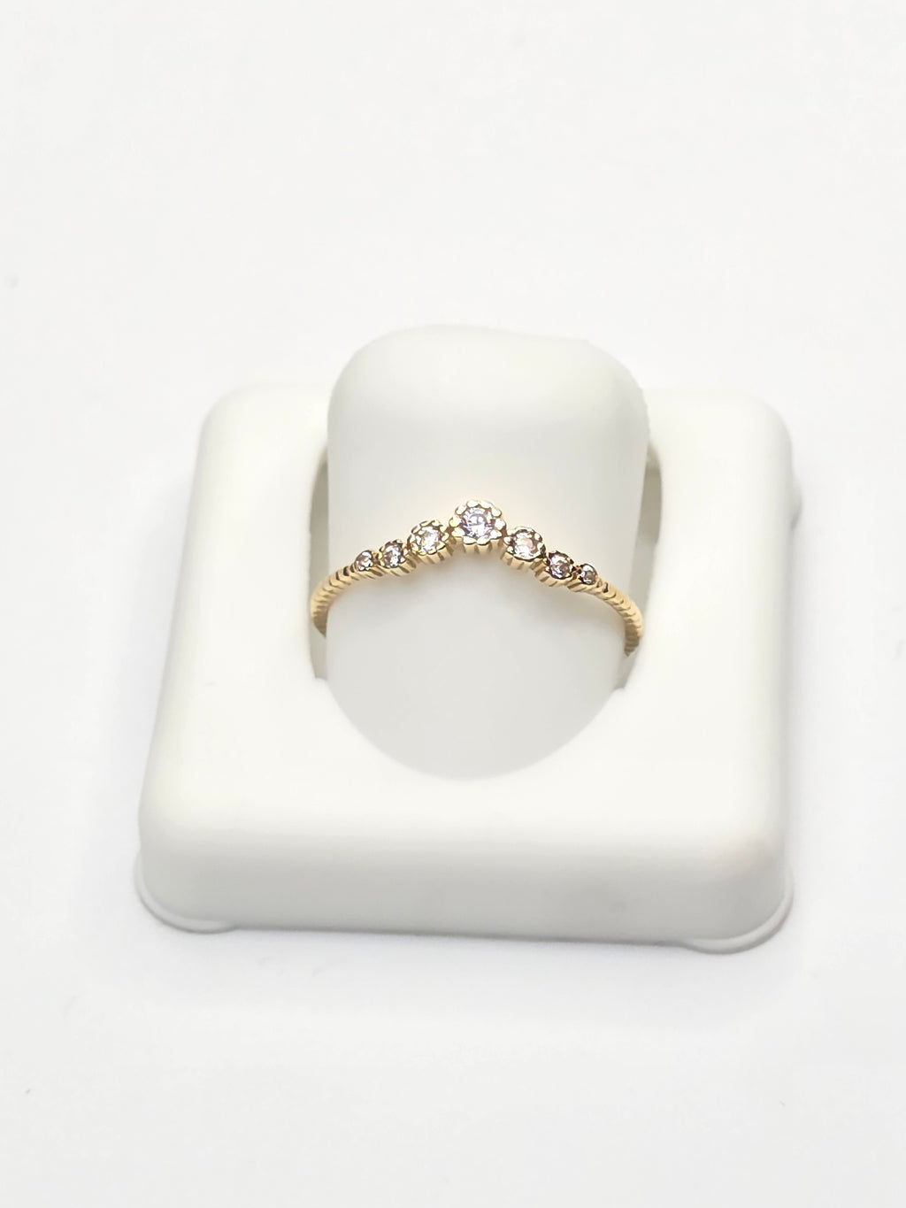 14KT DELICATE STONES V STYLE RING Size 7 Weigth 0.8GR