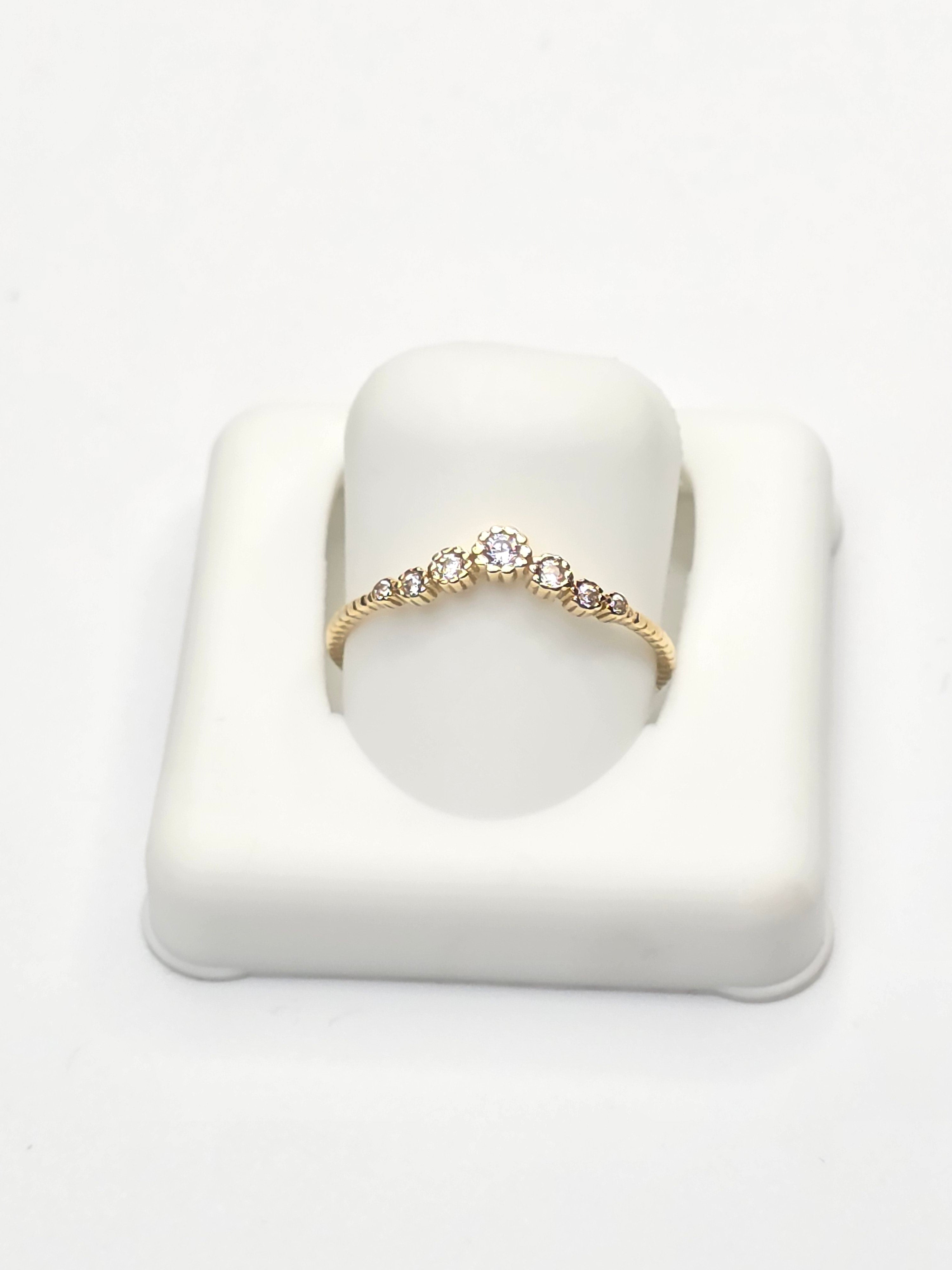 14KT DELICATE STONES V STYLE RING Size 7 Weigth 0.8GR