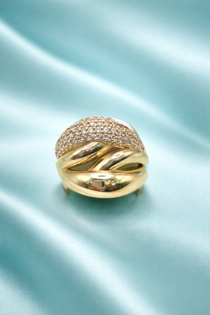10KT MODERN CZ AND PLAIN INTERTWINED DESIGN RING Size 8-8.5 Weigth 3.9GR