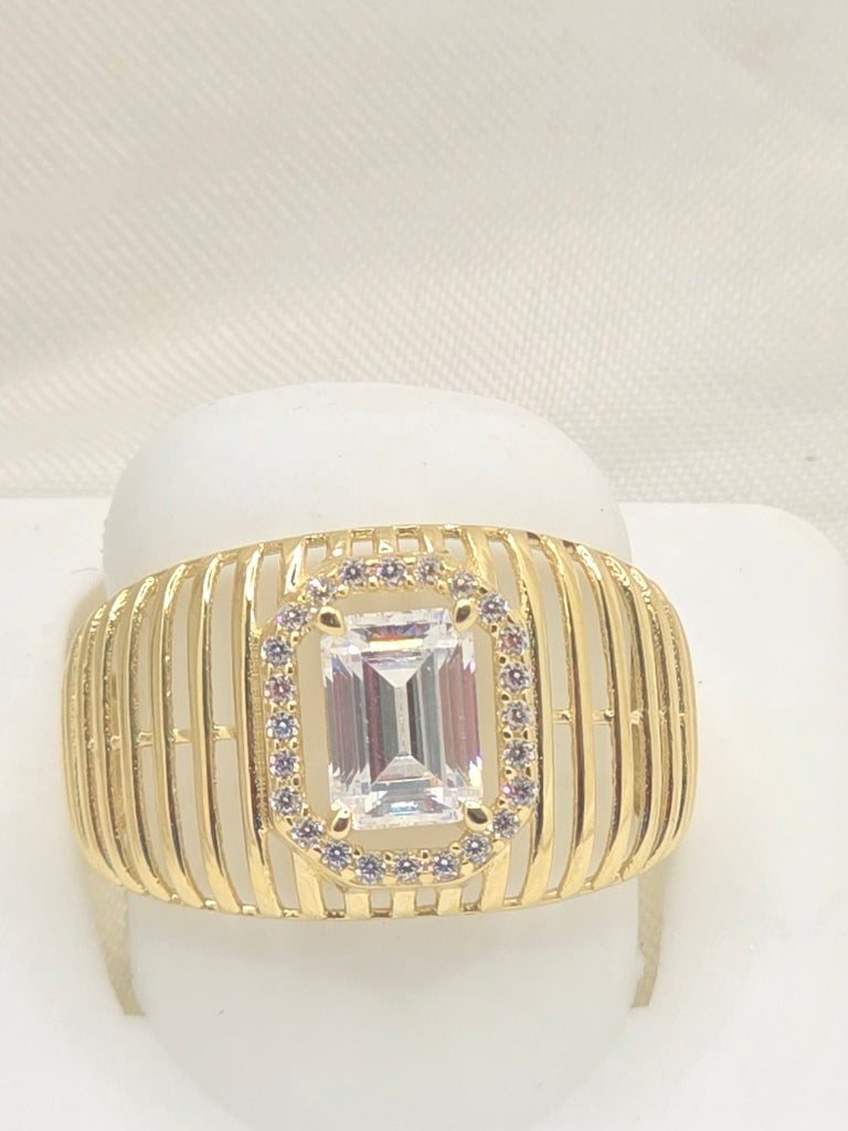14KT DELICATE BAR DESIGN BACKGROUND SQUARE WHITE STONE RING Size 8 Weight 3GR