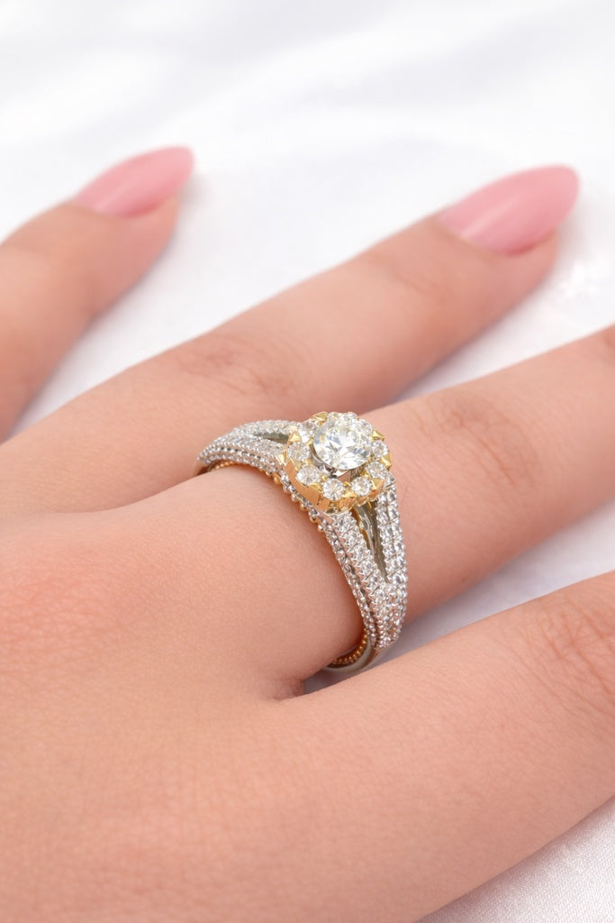 14KT ELEGANT AND BEAUTIFUL ROUND NATURALS DIAMONDS WOMAN'S RING Size 8
