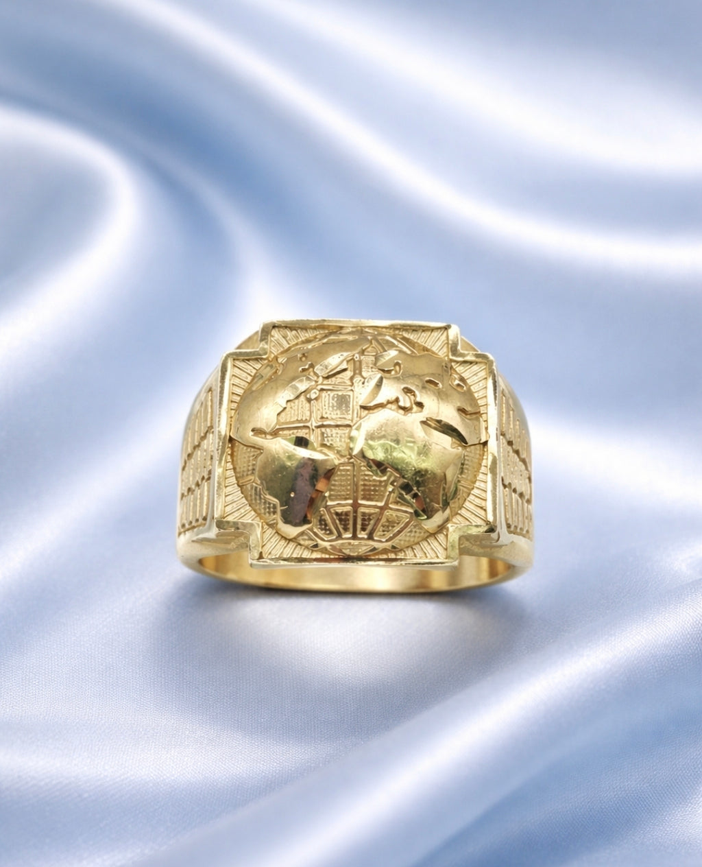 10KT EXOTIC WORLD SHAPE MAN'S RING Size 11/12 Weigth 6.5GR