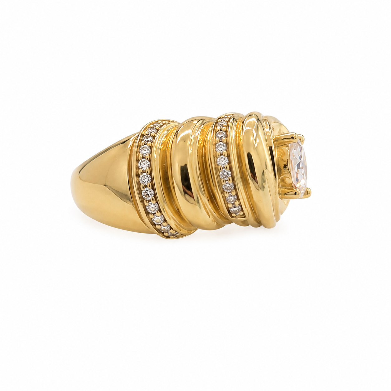 14KT ELEGANT HEART-SHAPED RING WITH A HEART-SHAPED STONE Size 7 & 8 Weight 6.4GR