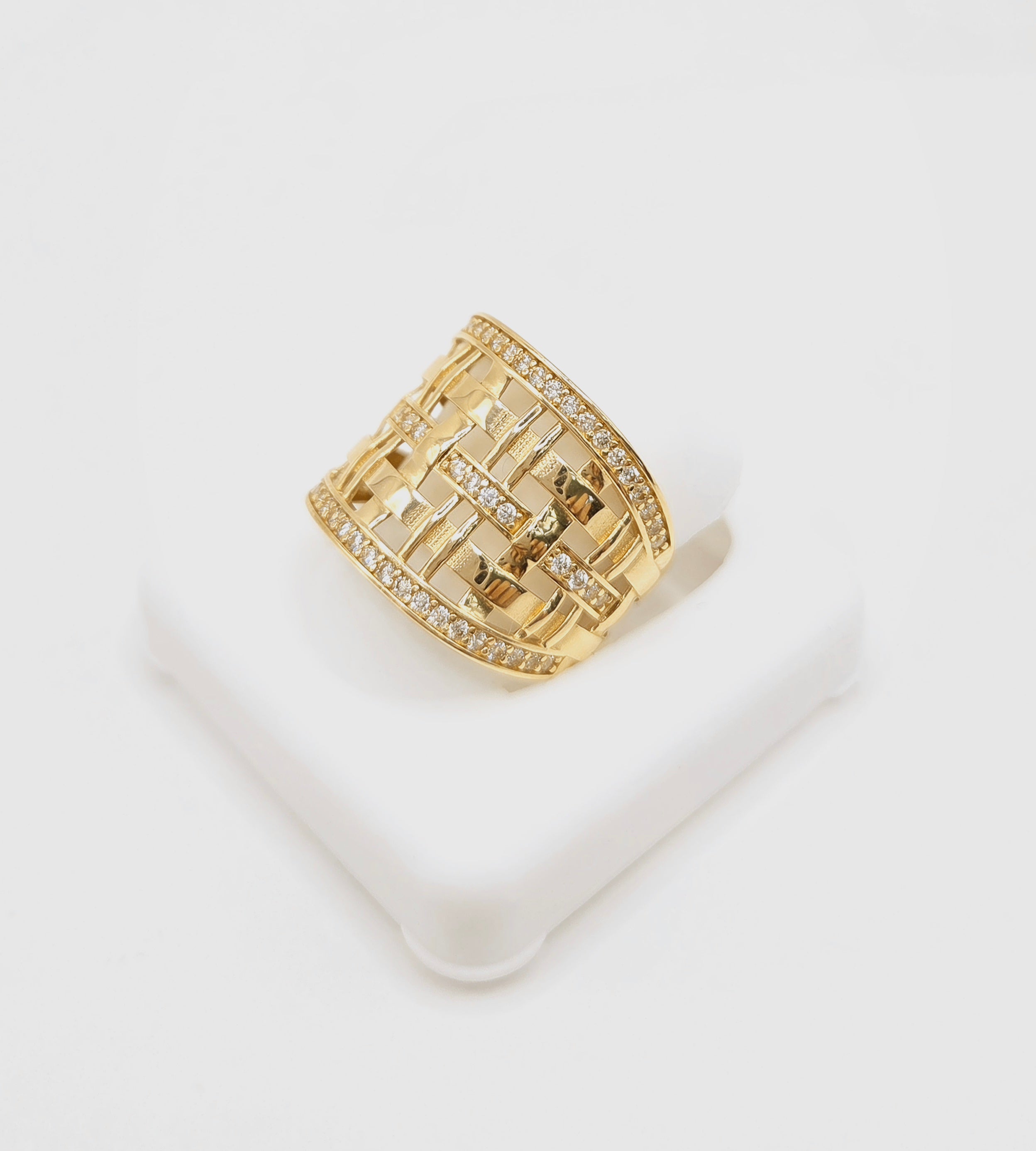 14KT MODERN CZ DETAIL RING Size 7 Weight 4.4GR