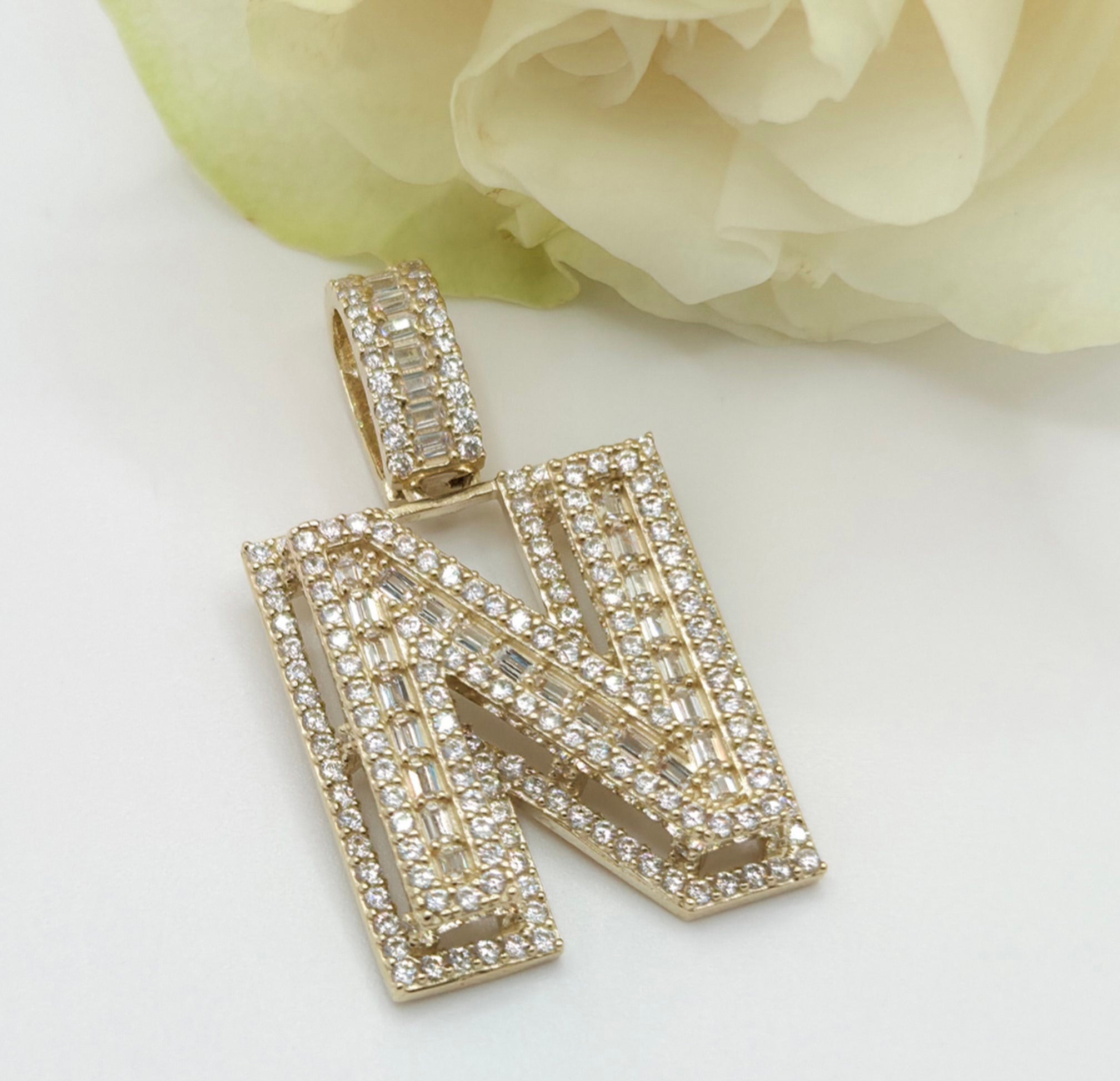 10KT MEDIUM CZ "N" LETTER PENDANT Weight 6.8GR