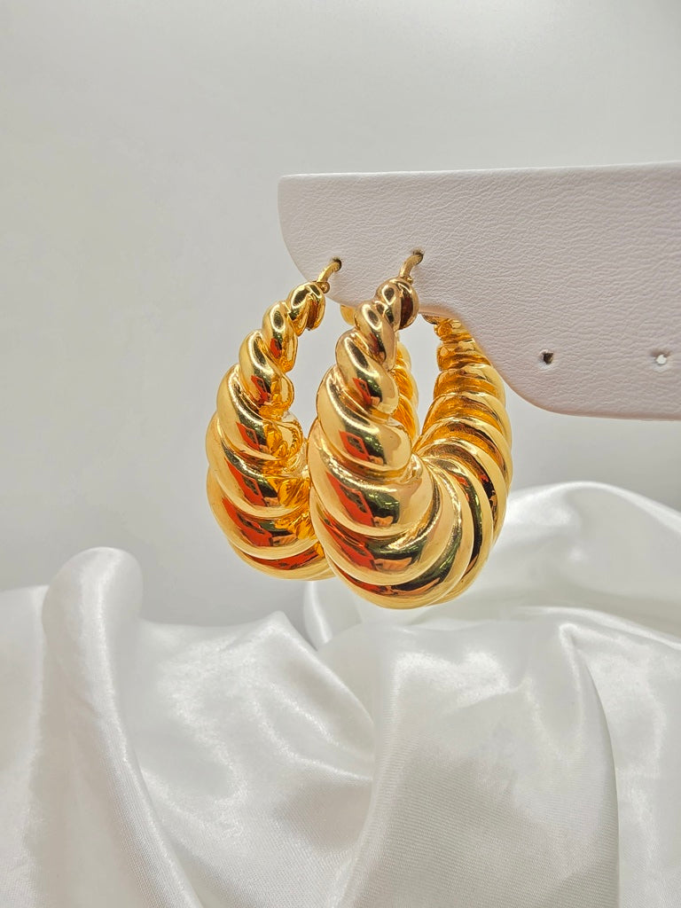 14KT LARGE INFLATED SHELL DESING HOOPS EARRINGS Weight 13.8GR