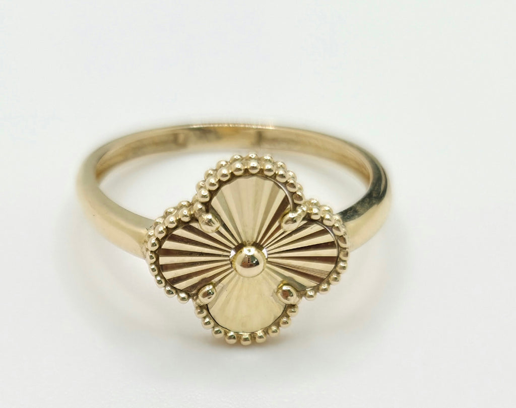 10KT FLOWER RING Size 6.5 Weigth 1.5GR