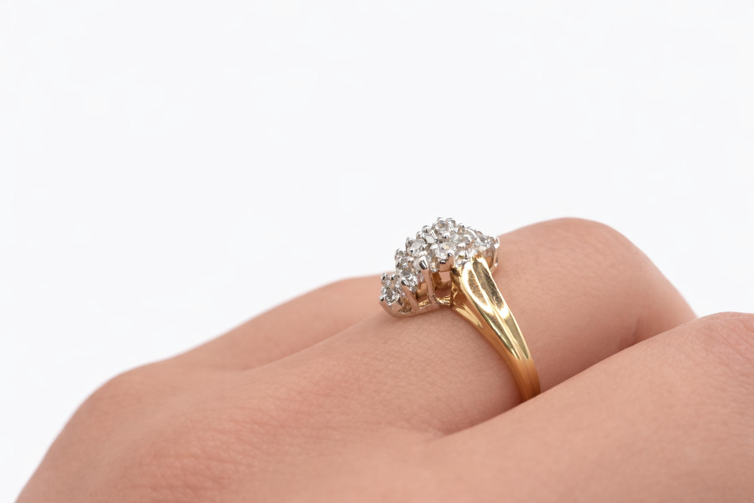 10KT DELICATE ALMOND DESIGN DIAMOND WOMAN'S RING  Size 6.5 Weight 2.6GR