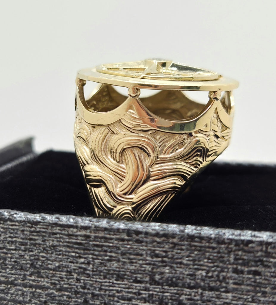 10KT COMPASS ROSE DESIGN MEN'S RING Size 11 Weight 16.2GR