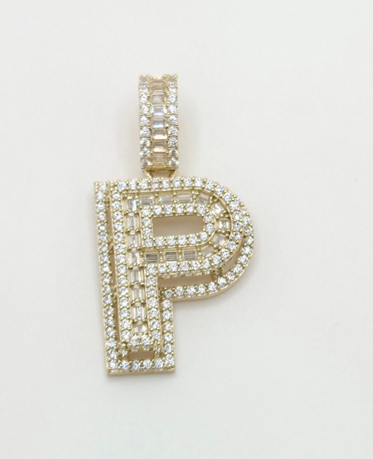 10KT MEDIUM CZ "P" LETTER PENDANT Weight 5GR