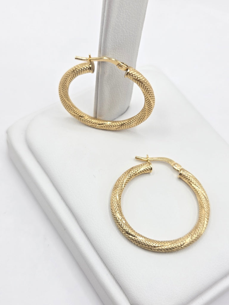 10KT NEVADAS HOOPS  Weigth 1.4GR