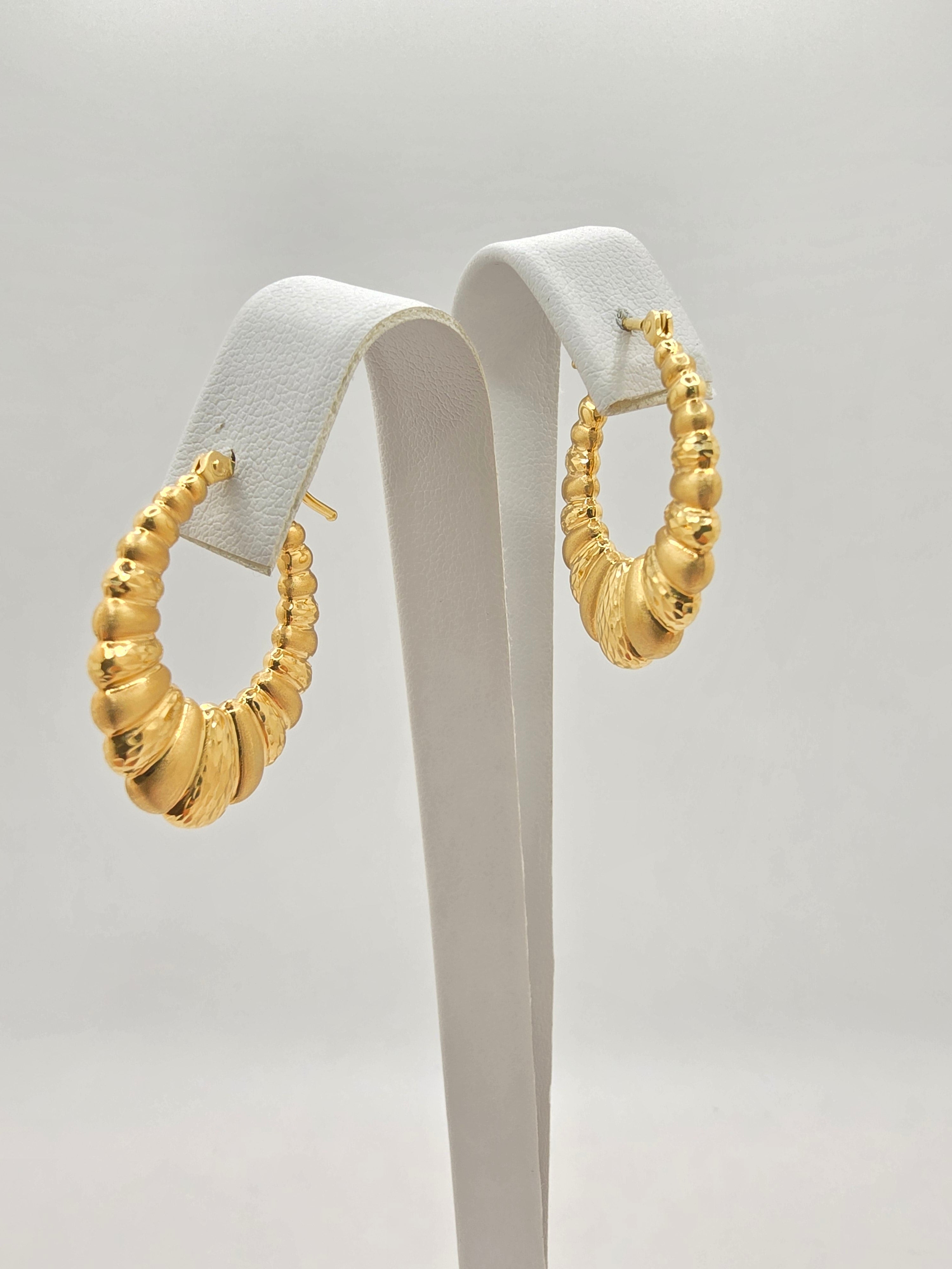 10KT VINTAGE SHRIMP DESING HOOPS EARRINGS Size 3 Weight 2.5GR
