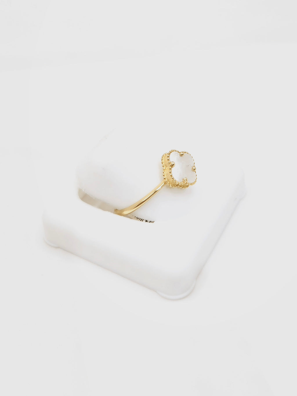 14KT FLOWER RING Size 6.5 & 7 Weigth 1.5GR