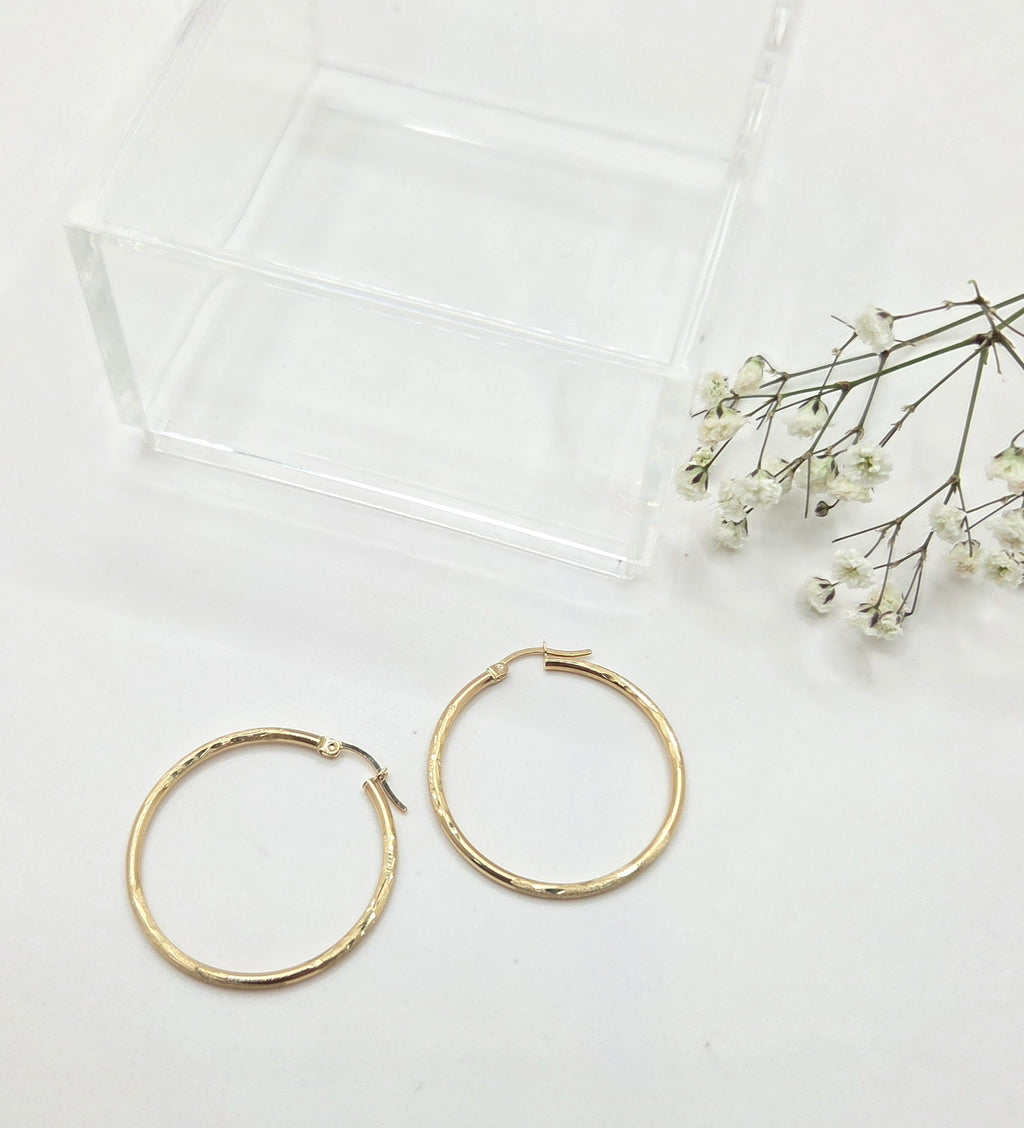 10KT NEVADAS DESIGN HOOPS EARRINGS Size 4 2MM Weight 1.7GR