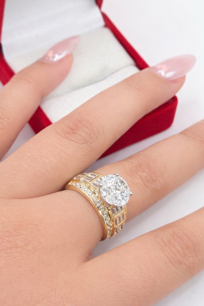 10KT ELEGANT BAGUETTE ROUND DESIGN RING Size 7 & 8 & 9 Weight 4.5GR