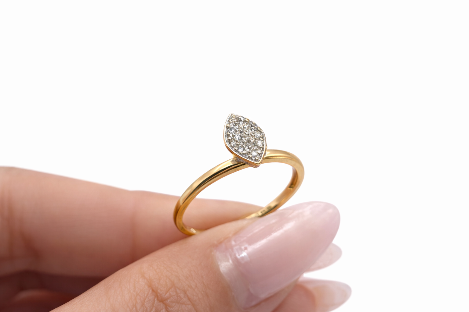 10KT   ALMOND DIAMOND PROMISE RING Size 7.5 Weigth 1.4GR