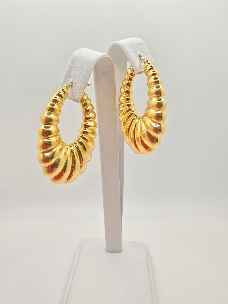 10KT SHRIMP DESIGN HOOPS EARRINGS  Size 5  Weight 8.6GR