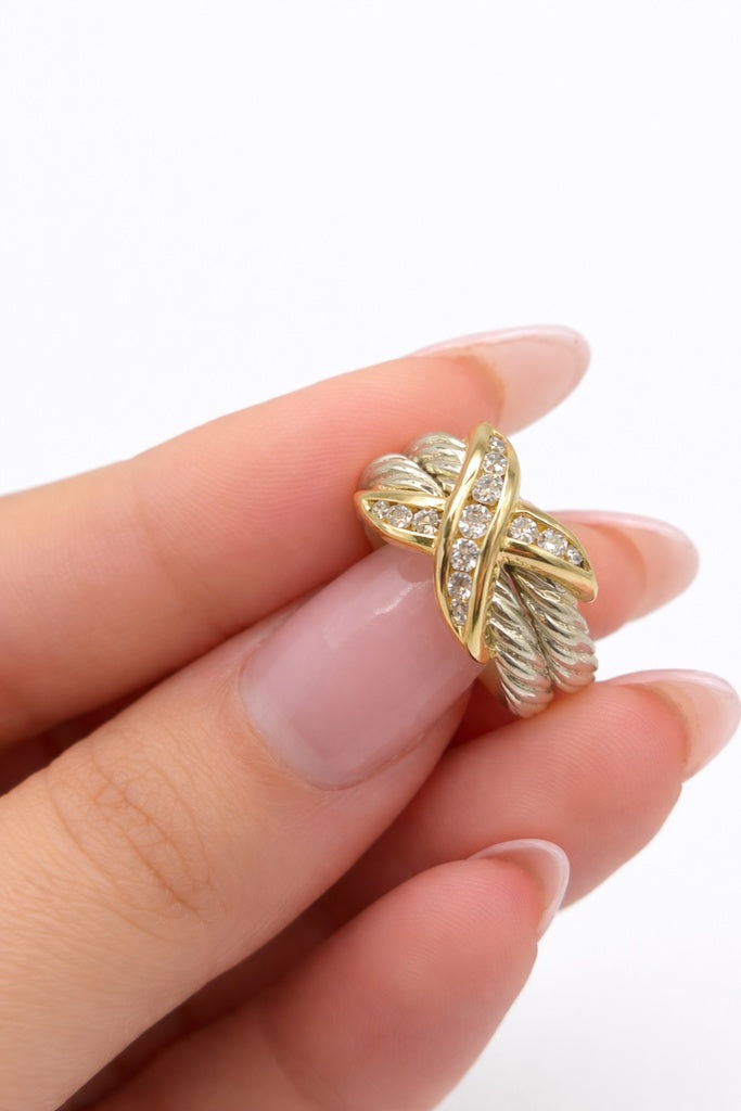 10KT ROPE AND X DETAIL DIAMOND MODERN RING Size 5.5 Weigth 5.4GR