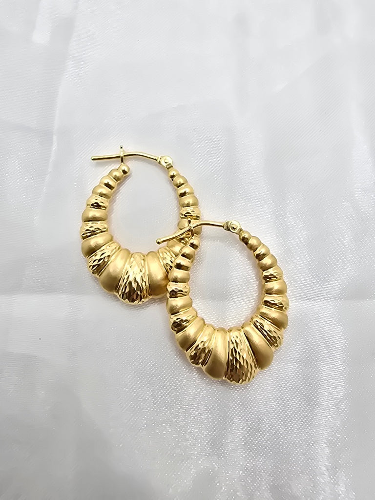 10KT VINTAGE SHRIMP DESING HOOPS EARRINGS Size 3 Weight 2.5GR