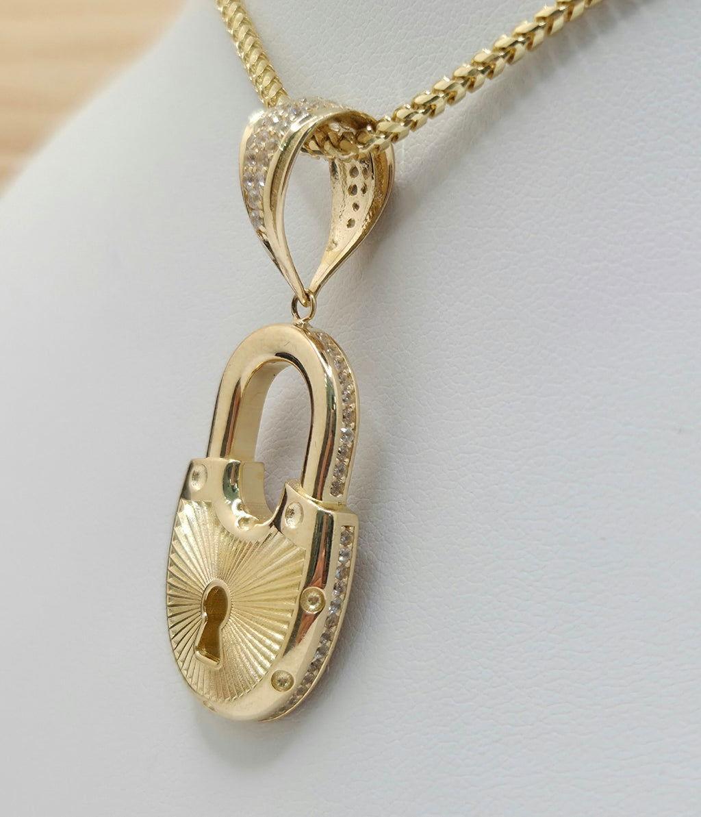 14KT MEDIUM CZ PADLOCK HEART PENDANT Weight 4.1GR