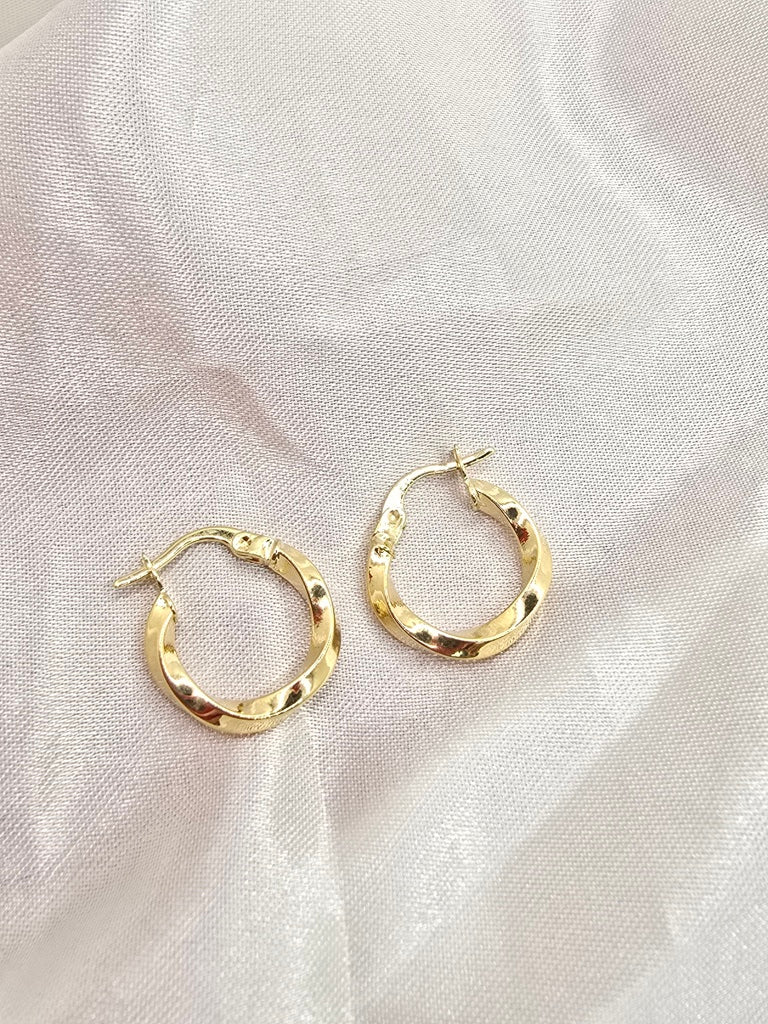 14KT DELICATE CROOKED HOOPS EARRINGS Size 1 Weight 1.3GR