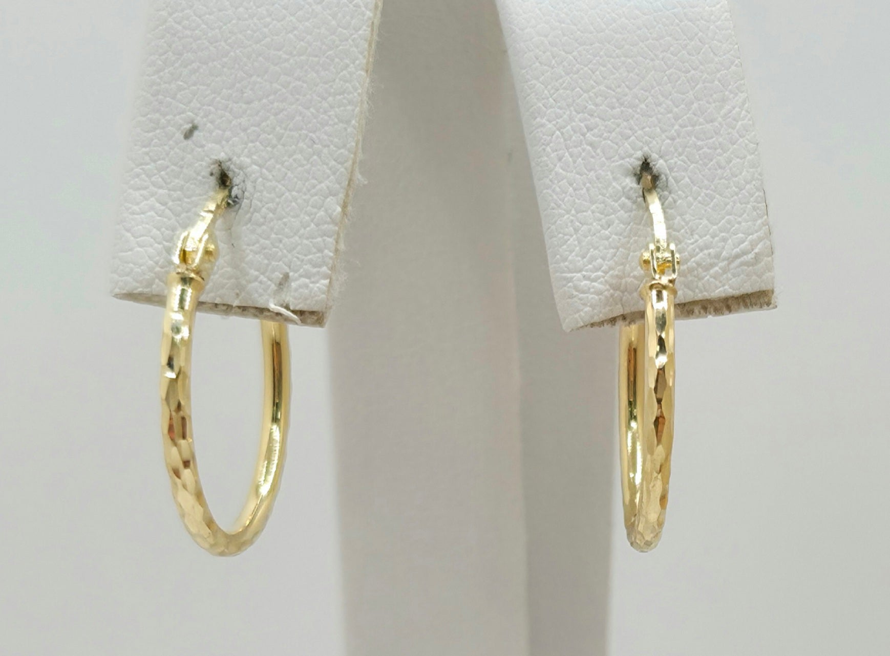10KT SLIM DIAMOND CUT HOOPS EARRINGS Size 1 1.5MM Weight 1GR