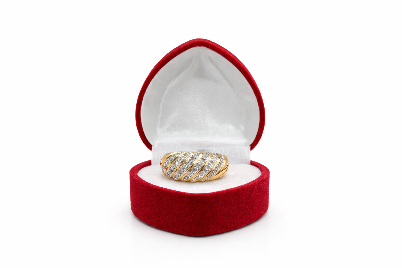 10KT SHELL DESIGN DIAMOND WOMAN'S RING Size 7 Weight 5.6GR