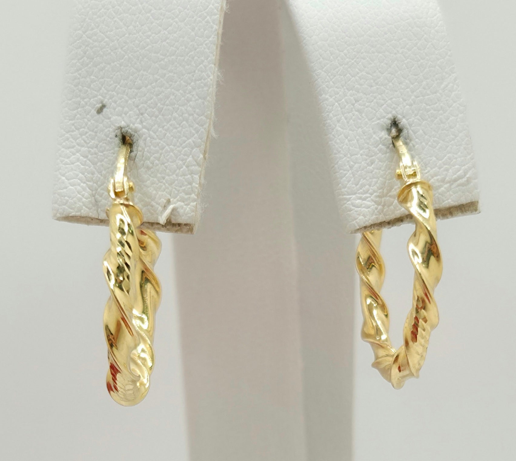 10KT ROPE STYLE HOOPS EARRINGS Size 3 Weight 1.6GR