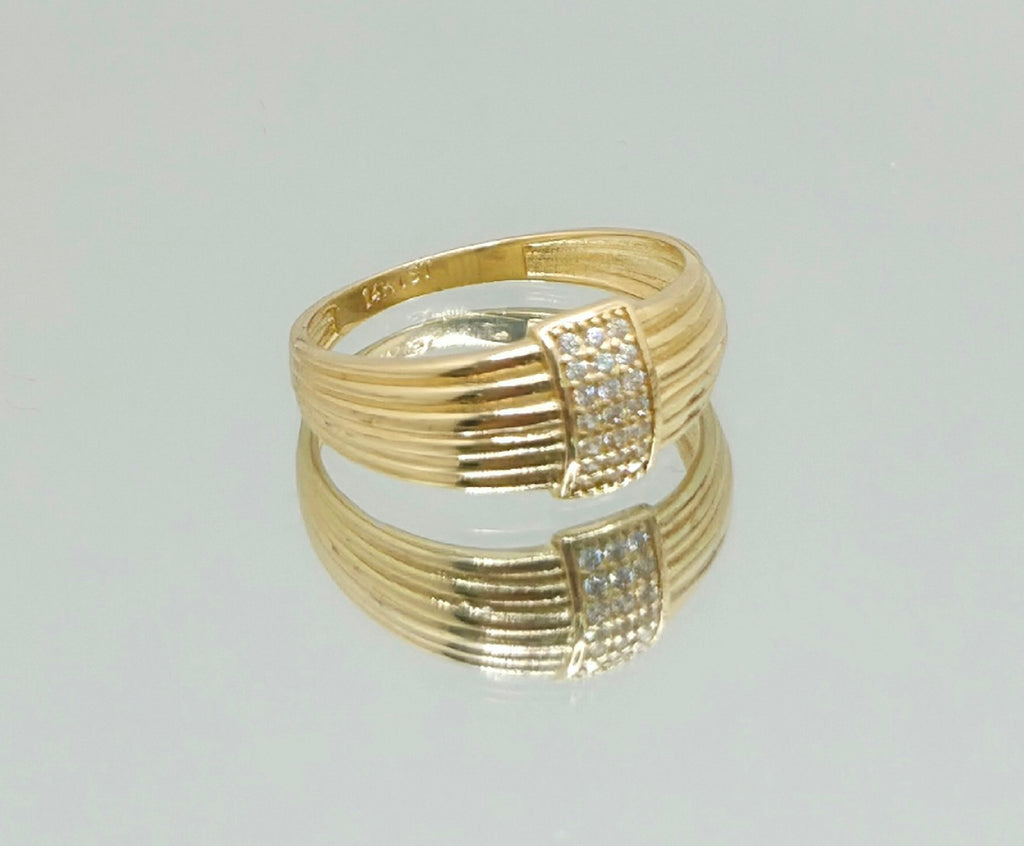 14KT CZ SMALL RECTANGULAR VINTAGE STYLE RING Size 8 Weight 2.9GR