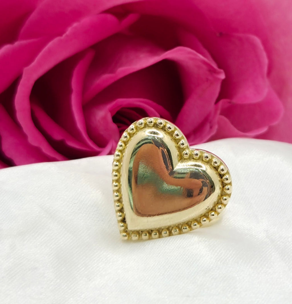 10KT BIG VINTAGE HEART RING Size 7.5 Weight 5.1GR