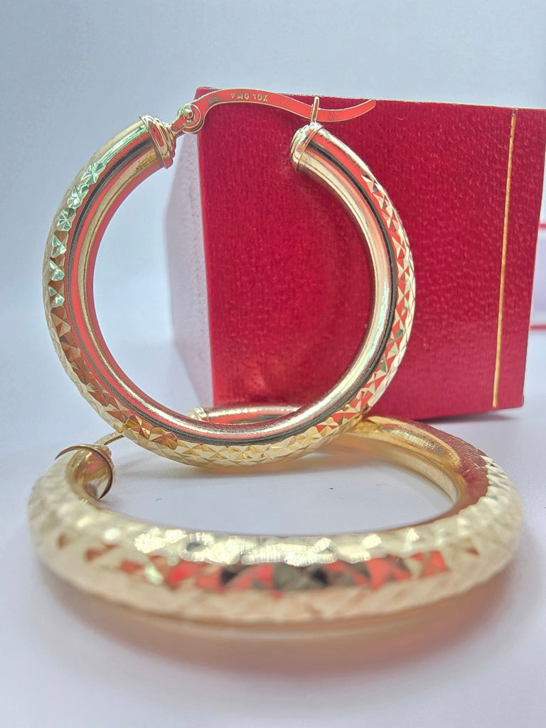 10KT DIAMOND CUT HOOPS EARRINGS Size 3 4MM Weight 3.2GR