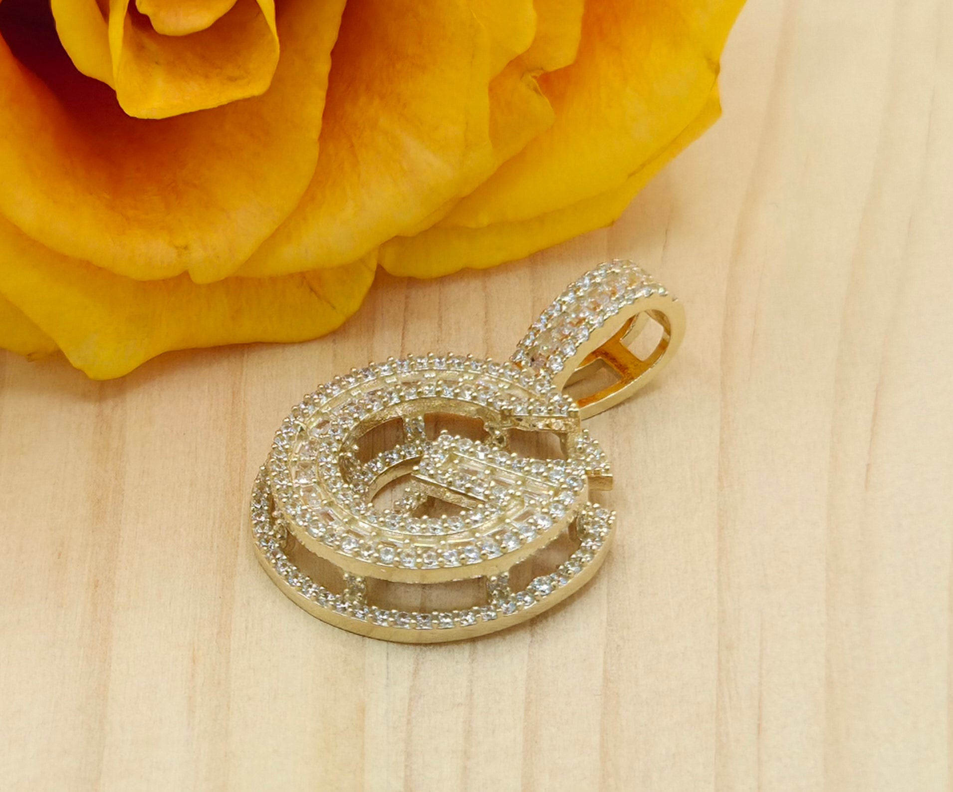 10KT SMALL CZ "G" LETTER PENDANT Weight 4.5GR