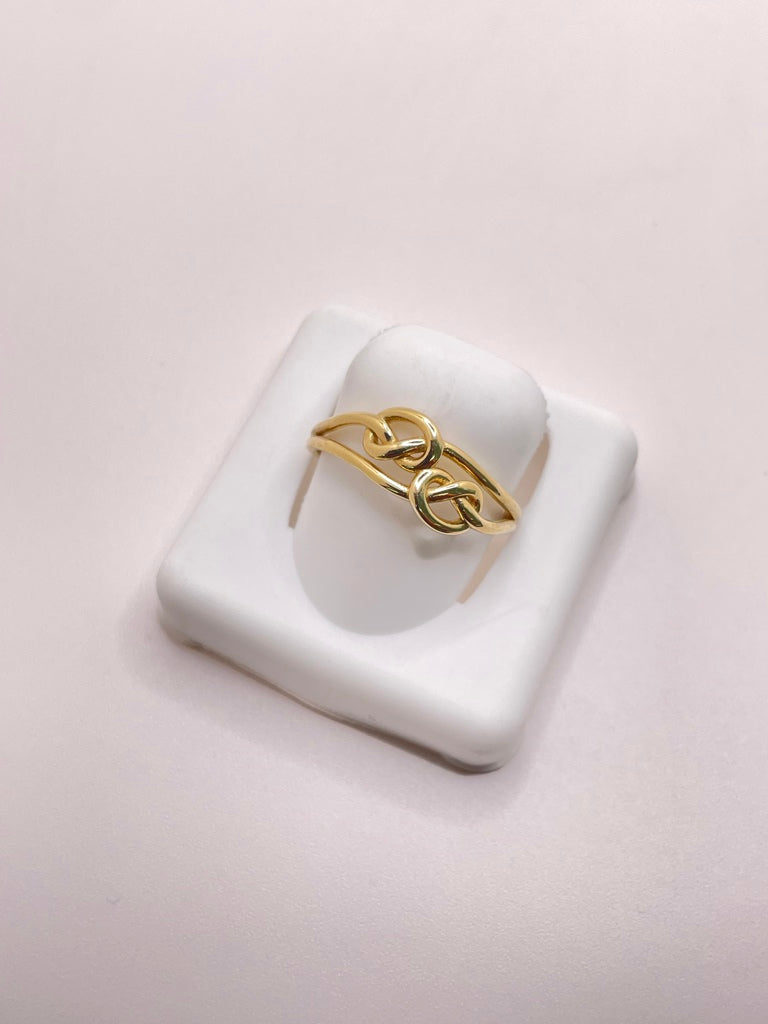 10KT DELICATE TWO KNOT RING Size 8.5 Weight 2.22GR