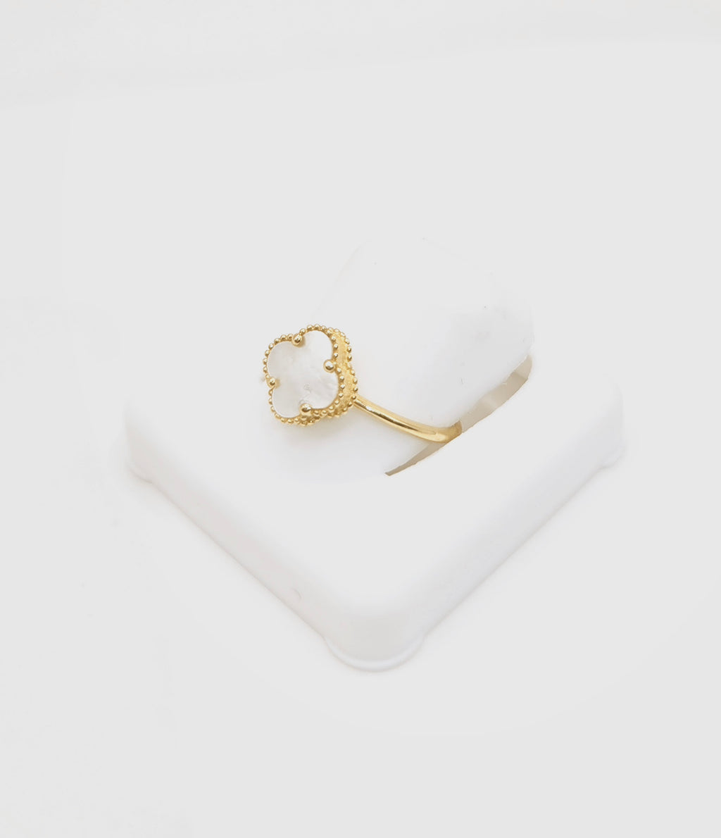 14KT FLOWER RING Size 6.5 & 7 Weigth 1.5GR