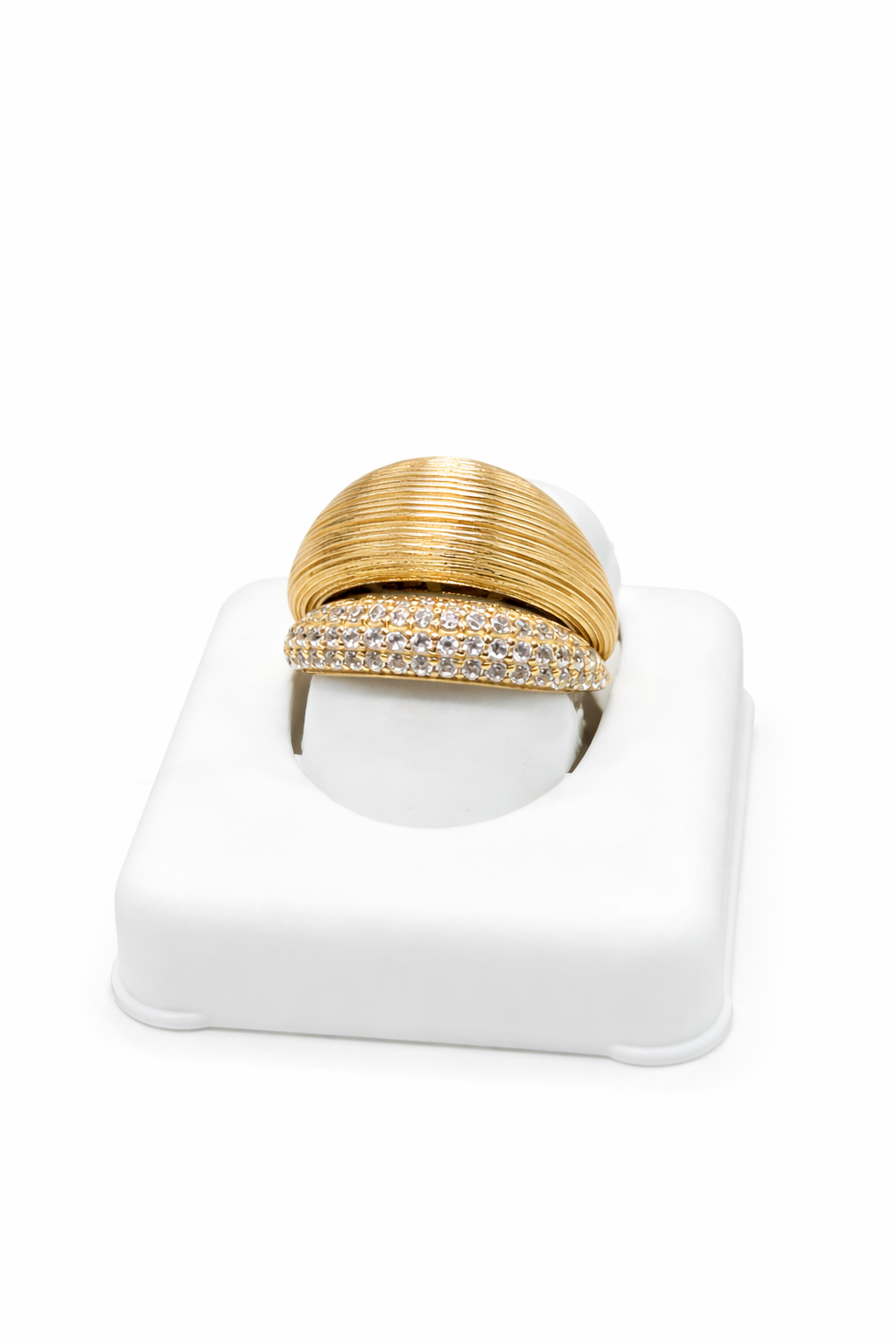 14KT MODERN NEVADO AND CZ DESIGN WOMAN'S RING Size 8 Weigth 3.7GR