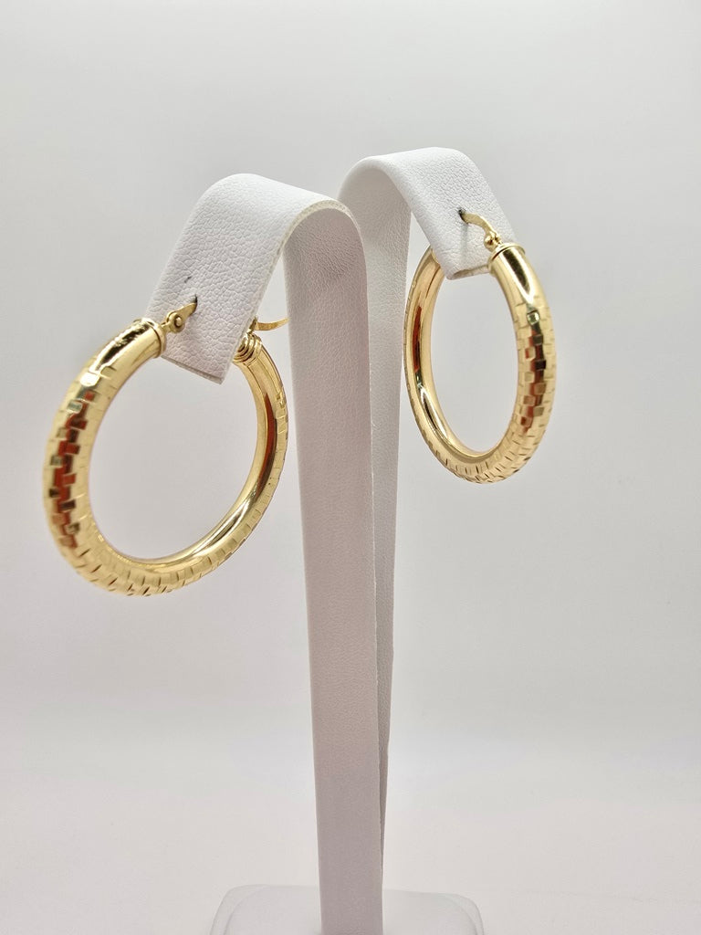10KT SQUARE CUT HOOPS EARRINGS Size 4 4MM Weight 3.8GR