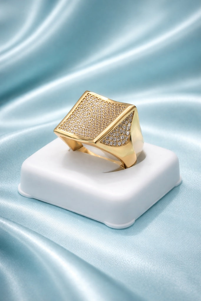 10KT ASYMMETRIC SQUARE ELEGANT RING Size 9 Weigth 4.2GR