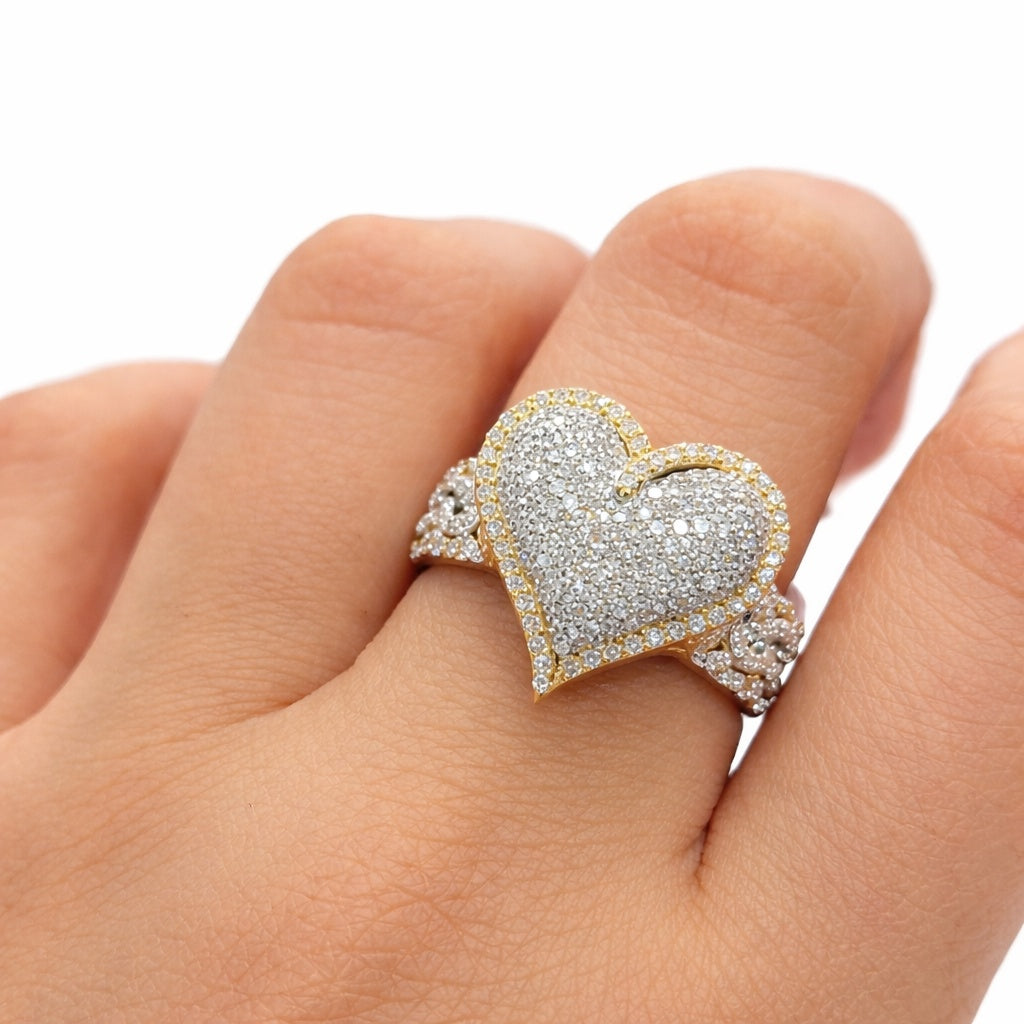 10KT EXOTIC HEART DIAMOND RING Size 7 0.80CTW