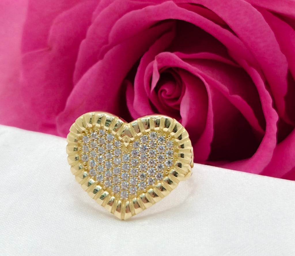 10KT CHINO LINK WITH STONES HEART RING Size 8 Weight 4.29GR