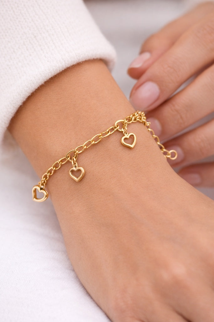 14KT HEART PENDANTS ROLO BRACELET SIZE 8.5 Weigth 6.7GR