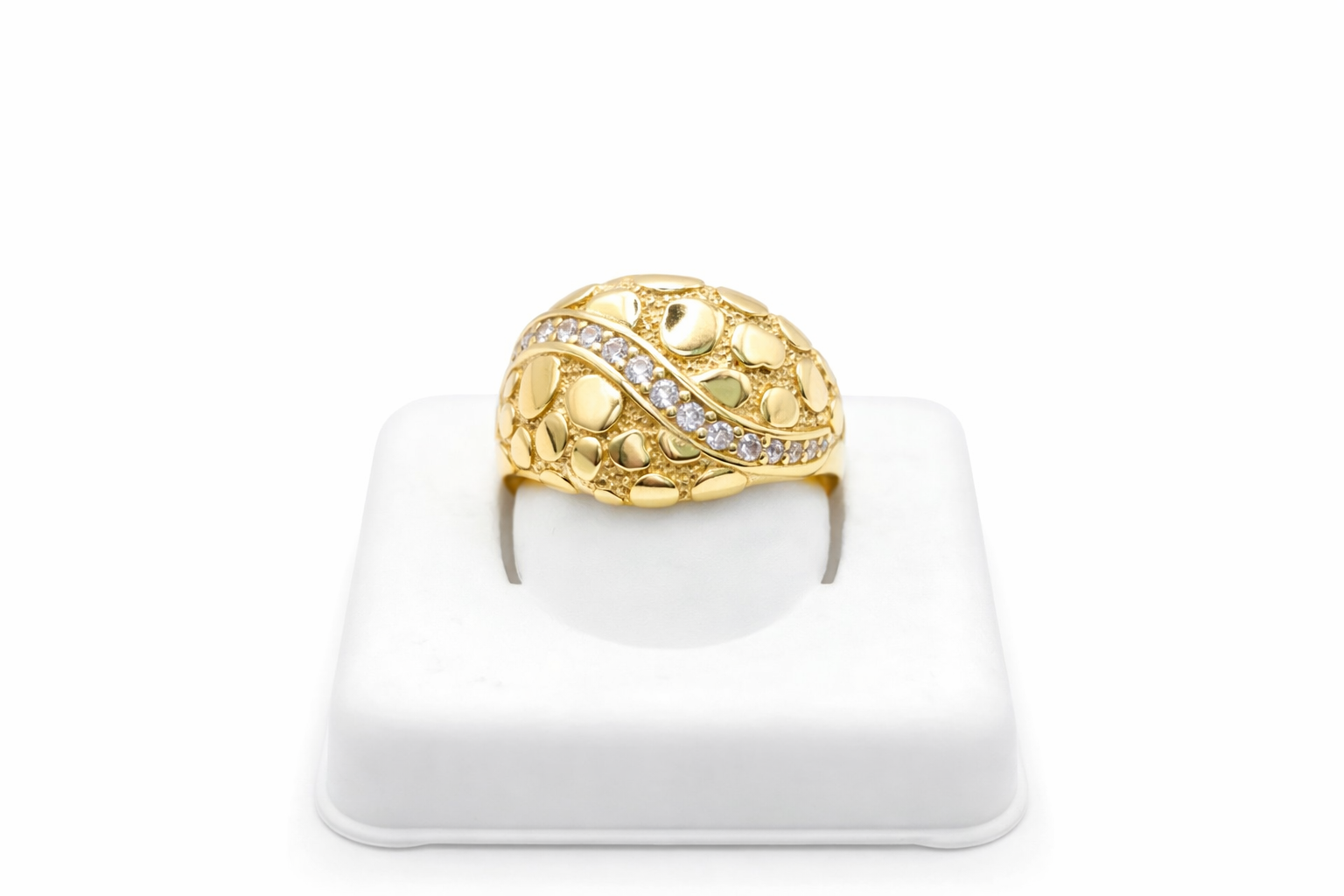 14KT BEAUTIFUL RING WITH DETAILS OF NUGGET SIZE 8 Weight 3.2GR