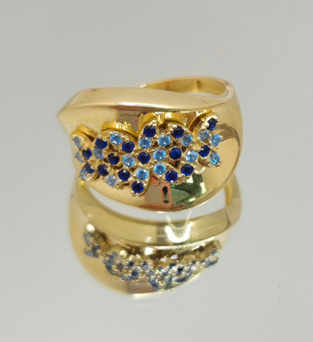 14KT BLUE CZ SMALL FLOWERS RING  Size 8 Weight 4.9GR