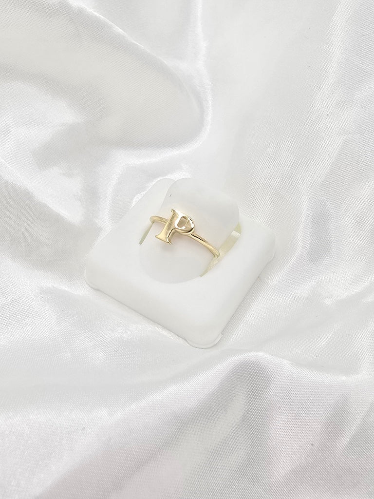 14KT "P" LETTER RING Size 6.5 Weight 1.1GR