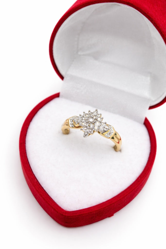 10KT DELICATE RHOMBUS DESIGN DIAMOND PROMISE RING Size 7/0.04CT