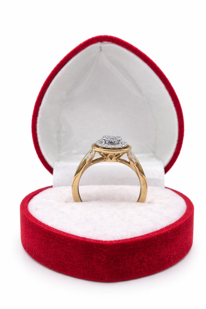 10KT ROUND DIAMOND ELEGANT RING Size 7/0.26CT