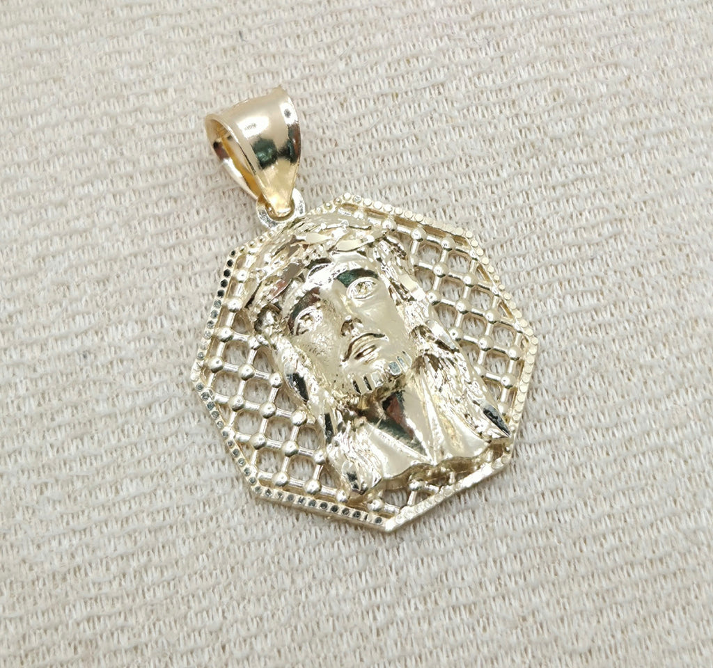 10KT MEDIUM OCTAGON NET BACKGROUND JESUS FACE Weight 2.4GR.
