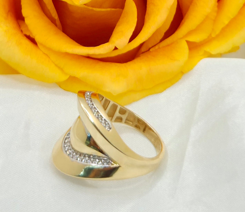 14KT ELEGANT ALMOND DESIGN CZ DETAIL WOMEN'S RING Size 8 Weight 4.7GR