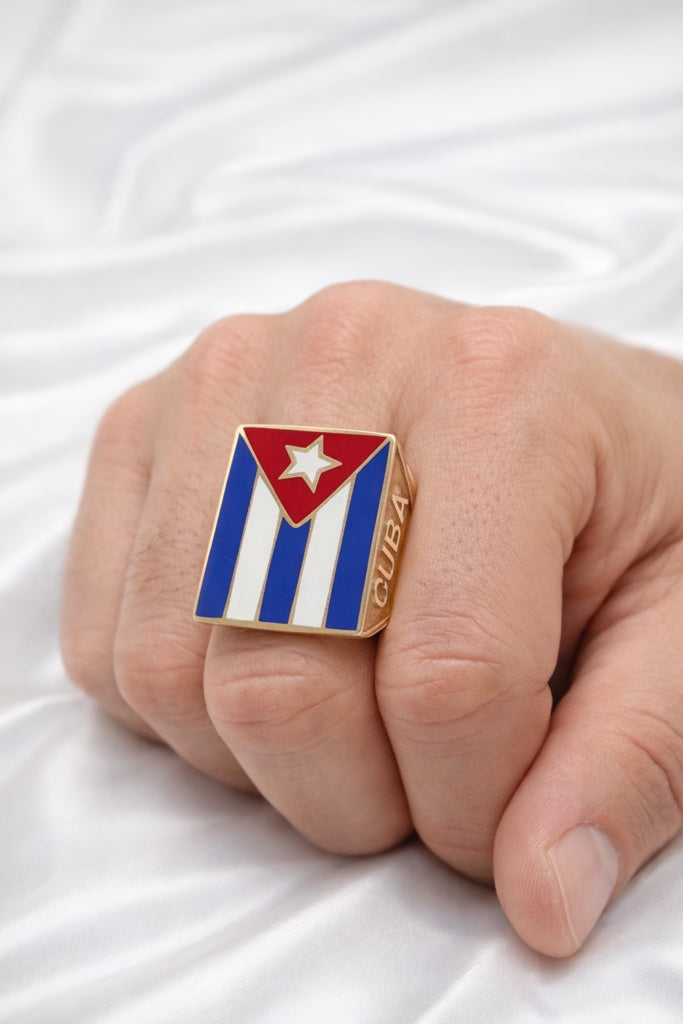 10KT CUBAN FLAG RING WITH CUBAN DETAILS ON THE SIDES Size 10 Weight 6.1GR