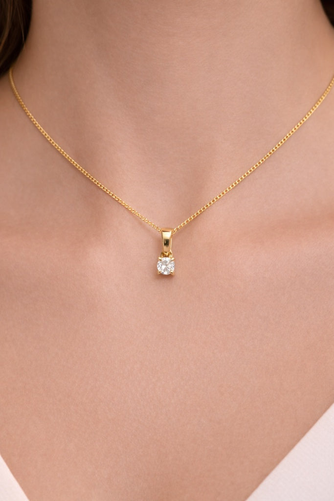 14KT EXTRA SMALL SOLITAIRE NATURAL DIAMOND PENDANT Size XS Weigth 0.3GR