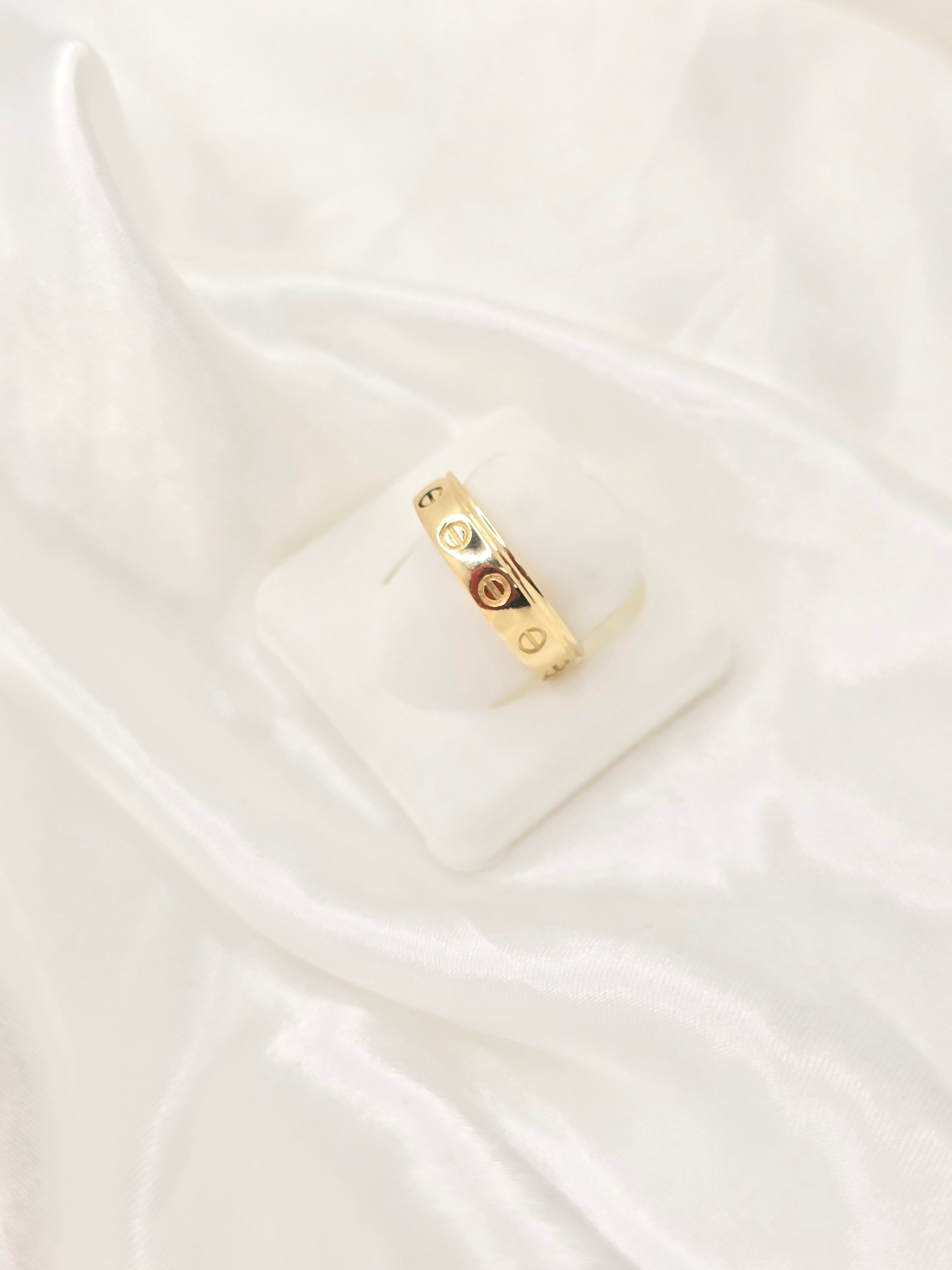 10KT  RING Size 10 Weigth 2.1GR